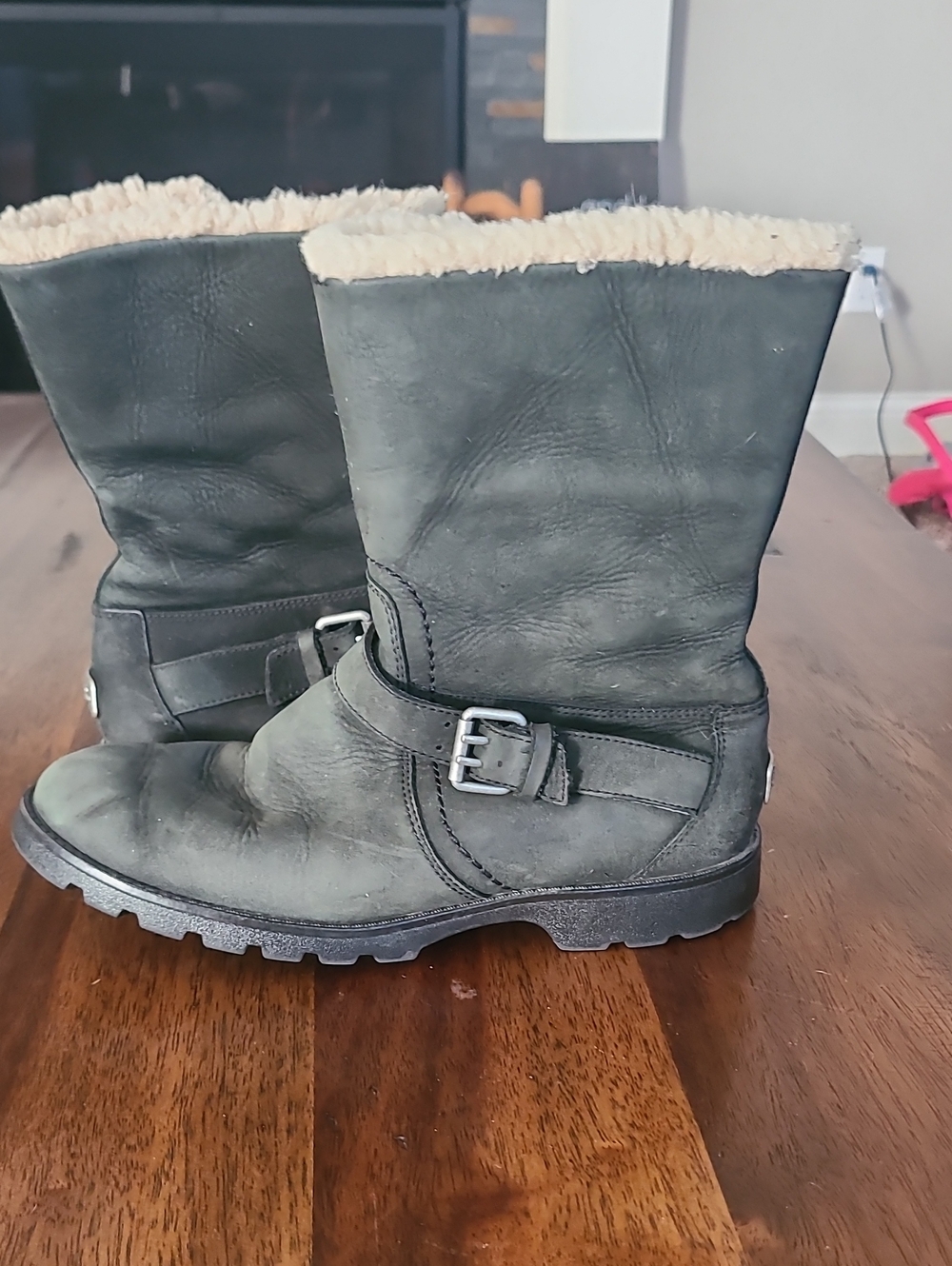 UGG Chantay Boots Green Size 5.5
